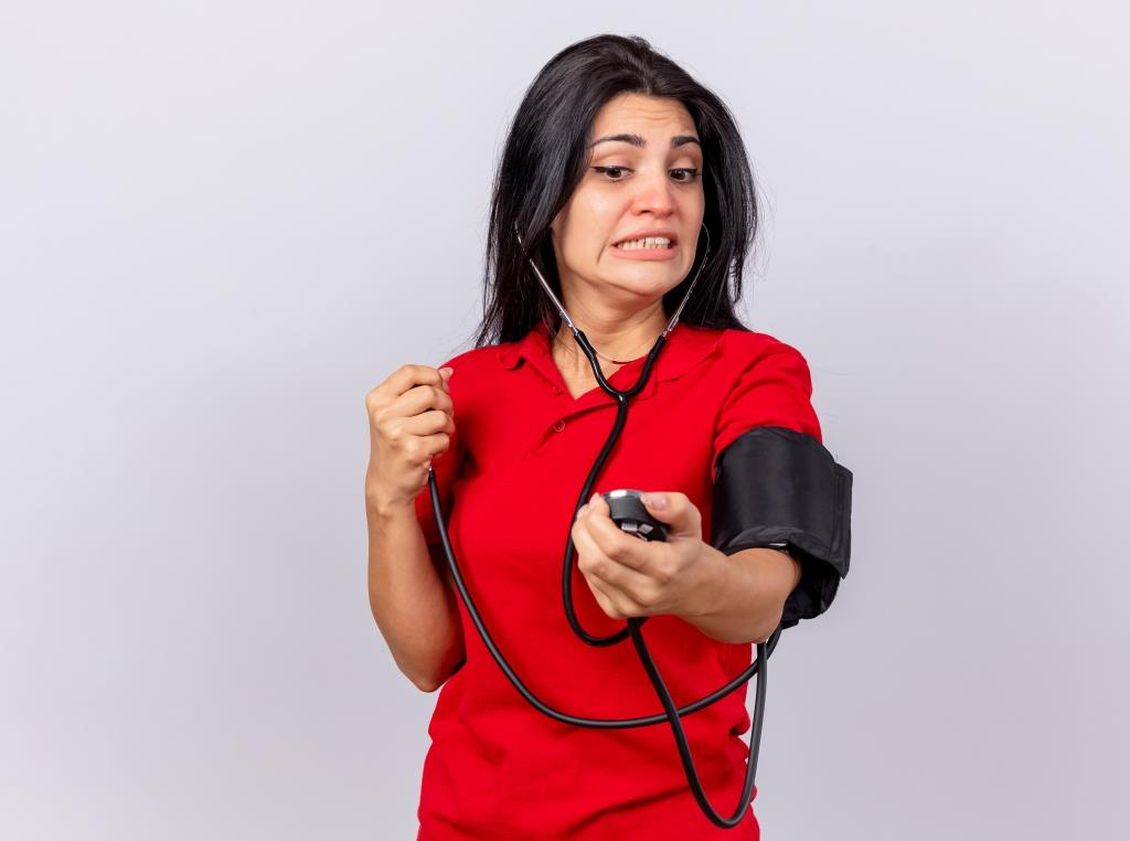 Tips To Keep Your Blood Pressure Under Control | Dr Amgenic